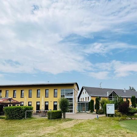 Jested Golf Restaurace A Penzion Svetla pod Jestedem Buitenkant foto
