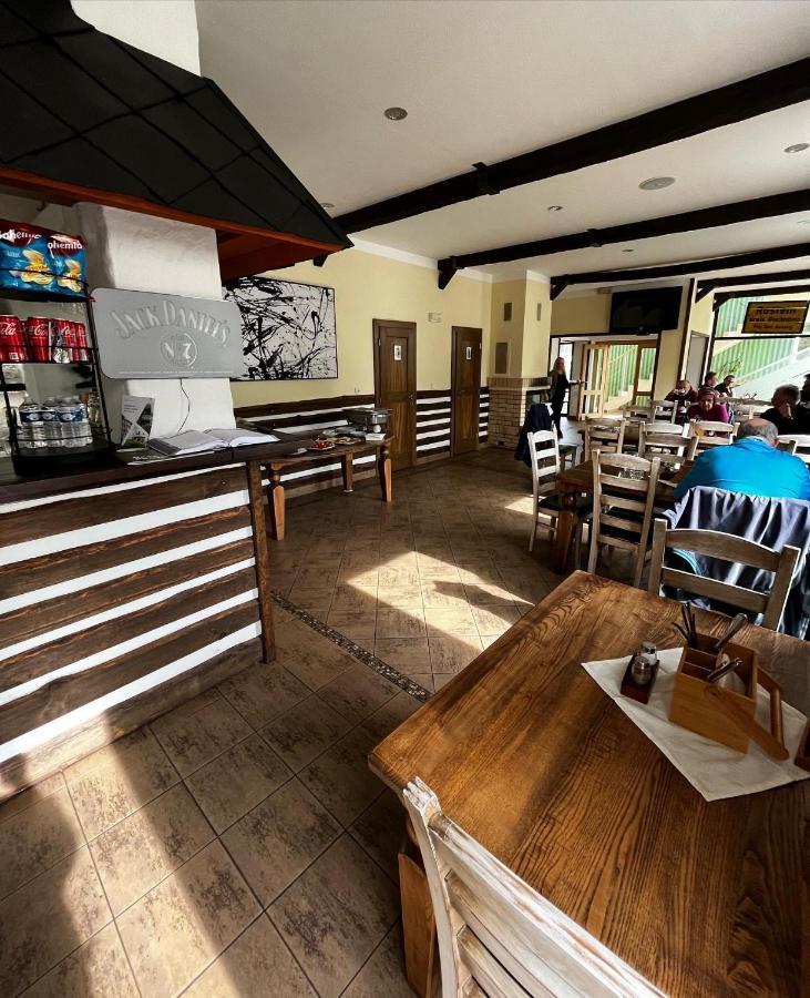 Jested Golf Restaurace A Penzion Svetla pod Jestedem Buitenkant foto