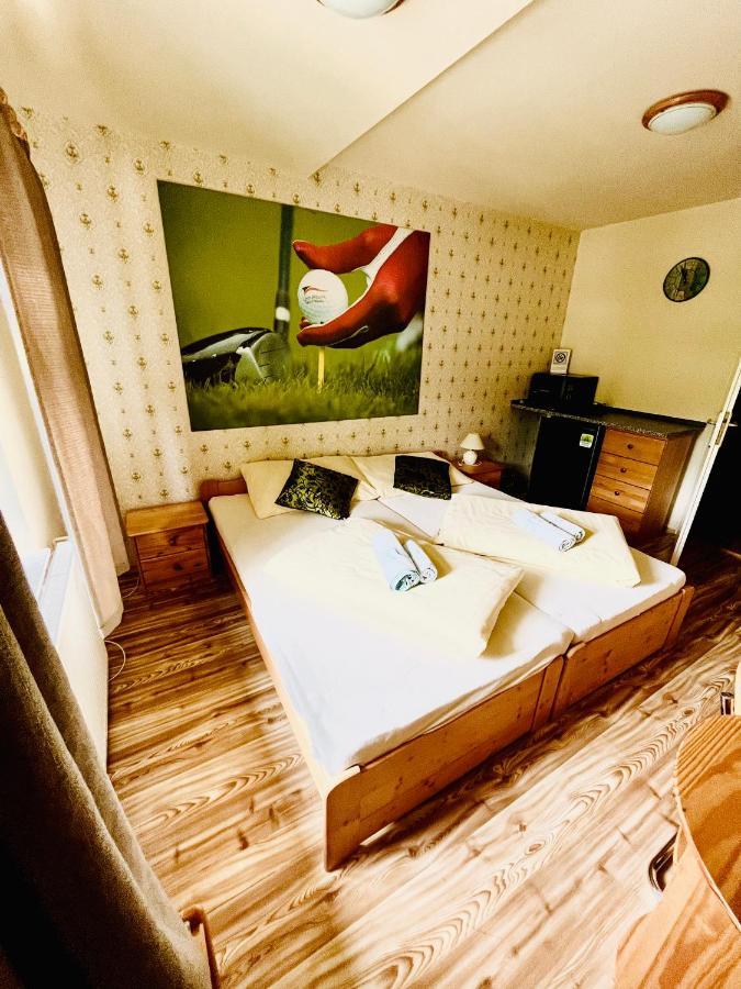 Jested Golf Restaurace A Penzion Svetla pod Jestedem Buitenkant foto
